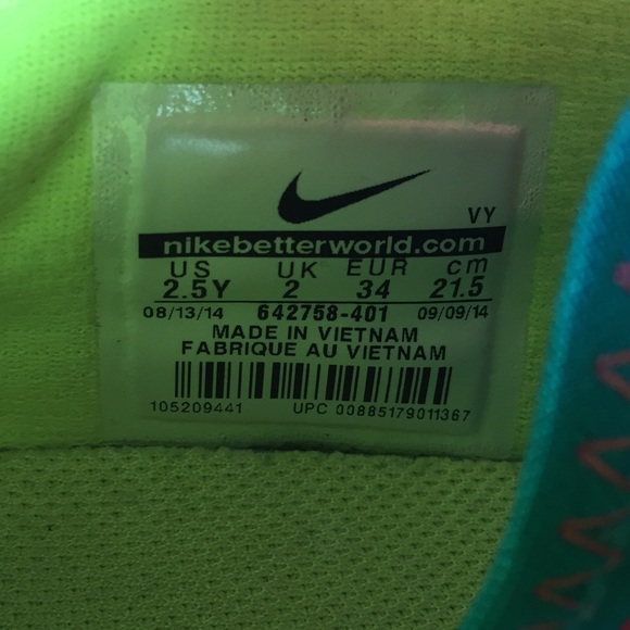 Nike Youth Size 2.5 - Picture 4 of 4